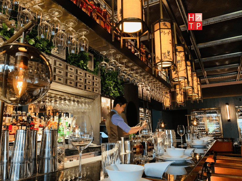 Kinh Nghiệm Thiết Kế Setup Quầy Bar Tinh Tế Và Hiệu Quả 4 Quầy bar hiện đại